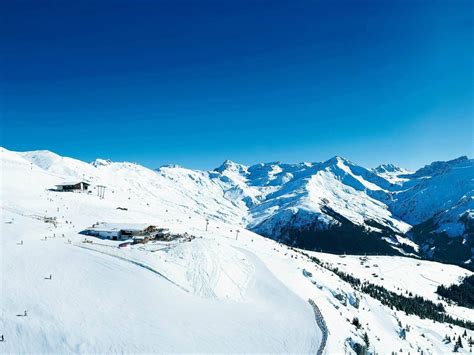 Ski Resort Winter Scenery Hd Wallpaper 1024x768 Download
