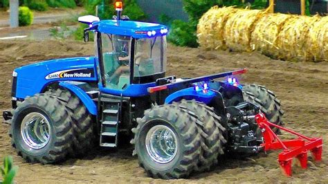 Rc Tractor Action New Holland Tj 480 Amazingly Detailed Model Machine
