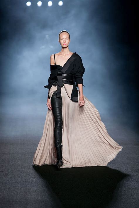 Vogue México Moda Belleza Y Estilo De Vida Moda Moda Extravagante Tendencias Ropa