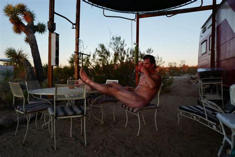 Josh Brolin Poses Nude In Photo Taken By Wife Kathryn