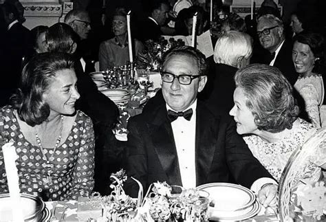 Mrs Rockefeller Henry Kissinger And Mrs Mossbacker Old Photo