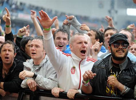 Oasis fans at the Coventry Ricoh Arena. - CoventryLive