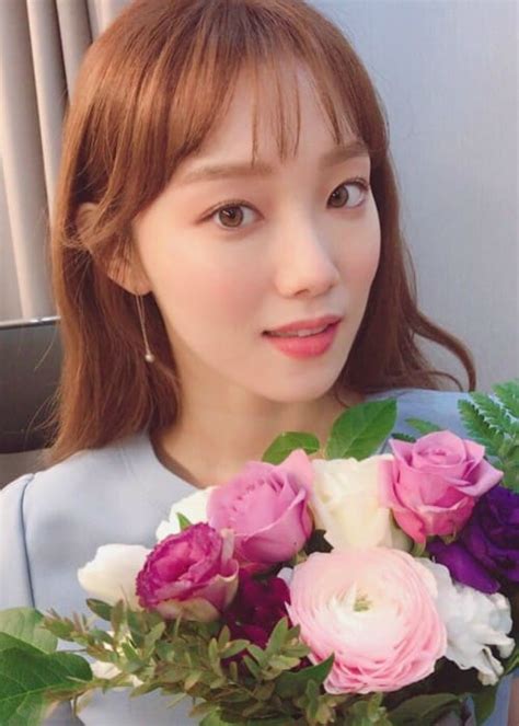 Born in goyang city of south korea and then reared in the same industry for her career goals. Lee Sung-kyung Height, Weight, Age, Body Statistics ...