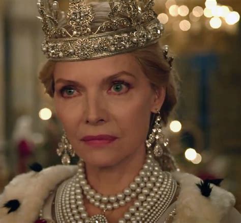 Michelle Pfeiffer As Queen Ingrith In The Movie Maleficent Mistress Of