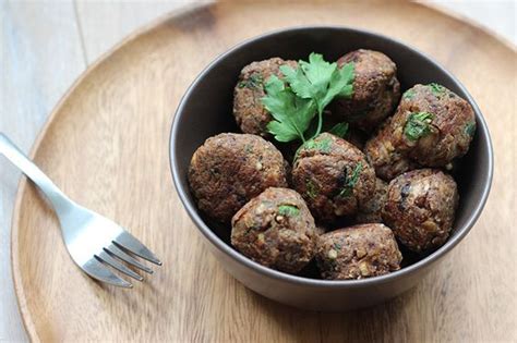 Servir chaude ou tiède à l'apéritif. Boulettes végétariennes à l'orientale - Mango and Salt ...