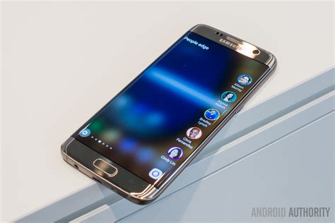 Bisa di lihat dari gambar di atas yang di ambil dari situs resminya samsung, bahwa dua ponsel yang akan di. Samsung Galaxy S7 Edge International Giveaway! - Android ...
