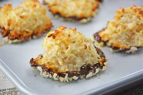 Almond Coconut Macaroons Light And Fluffy Coconut Cookies