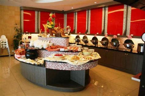 Jangan bimbang kerana kami mengikut sop dine in yang telah ditetapkan. Ritz Garden Hotel Manjung - Lumut, Perak