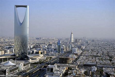 .مثل الفيصلية، والمملكة، والصحارى مول للاطلاع على تاريخ المملكة العربية السعودية، يعرض المتحف الوطني تاريخ الحضارة الإنسانية والإسلام والمملكة العربية السعودية في. جريدة الرياض | توقيع عقود 11 مشروعاً بلدياً في منطقة الرياض