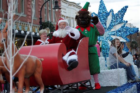 Goldsboro Christmas Parade Delights Thousands (PHOTO GALLERY