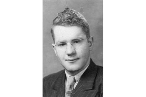 Novel lelaki yang tak terlihat. Gerald Crawford Obituary (1928 - 2017) - Clive, IA - the Des Moines Register