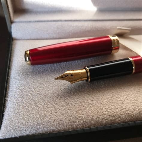 Parker Accessories Parker Sonnet Fountain Pen Red Lacquer Gold Trim