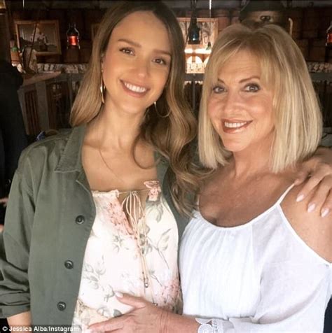 Jessica Alba Wishes Beautiful Mom Cathy A Happy Birthday Daily Mail