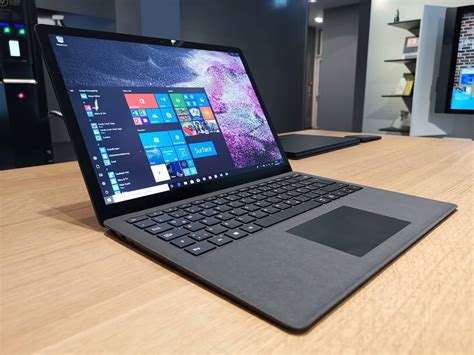 Schwarz Steht Ihnen Gut Surface Pro 6 And Surface Laptop 2 Hands On