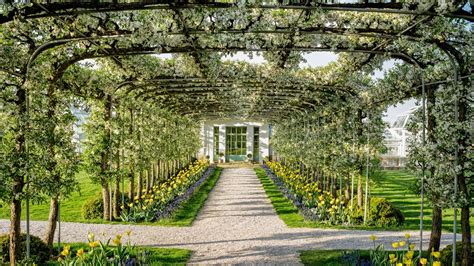 How to fit a yale lock to a garden gate. Step Inside Bunny Mellon's Glorious Gardens ...