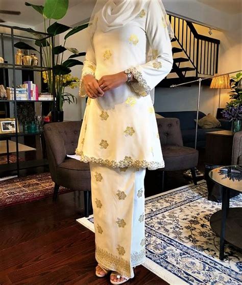 Jika kamu seorang wanita atau pria yang memiliki status 3. Trend Pengantin Pakai Baju Jahit Sendiri, Rujuk 8 Inspirasi Dari Instagram