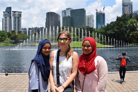 Kaka zizan bawaku pergi official video. Is Kuala Lumpur a Good Temporary Base? | Travelling Weasels