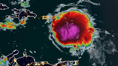 Puerto Rico Se Prepara Para El Impacto Del Ciclón Tropical ‘fiona La
