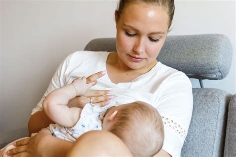 Breastfeeding Tips For New Moms Nutspace