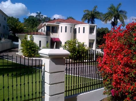Our rental comes with 2 bedrooms, and a private bathroom, kitchen, and living room that you're free to use any time. 5 BEDROOM HOUSE FOR SALE in Mandeville Manchester - Houses