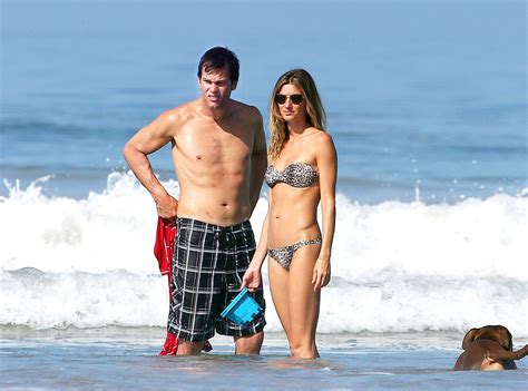 Tom Brady Grabs Gisele B Ndchen S Booty On The Beachsee Pics Of The