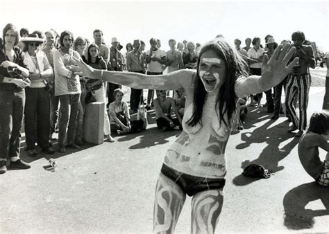 25 Pictures Of Hippies From The 1960s That Prove That They Were Really Far Out Evolve Me