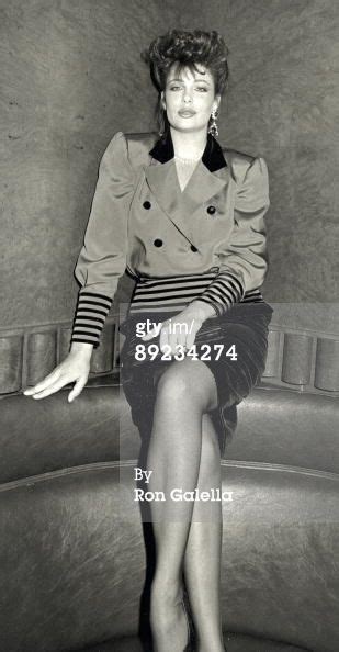 News Photo Model Kelly Lebrock Being Photographed On October 9 1986
