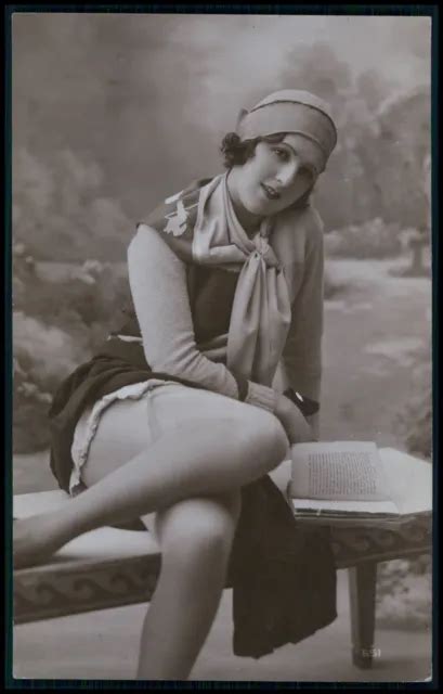 UPSKIRT BIG THIGH French Risque Near Nude Woman Original 1920s Photo