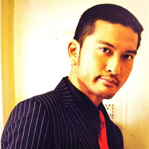 要介護の親よりも先に、長瀬演じる寿一が亡くなってしまうという衝撃の展開で幕を閉じた 『 俺の家の話 』。 ただ、それは悲劇ではなく、不器用で真っ直ぐな寿一が周りの人に与えてきた大き. 長瀬智也の人気の髪型は短髪かオールバック!?カッコいい服装 ...