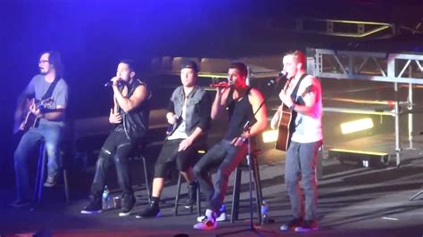 Cause the world stops when i put my arms around you, around you. Big Time Rush-Nothing Even Matters Mexico City11/02/2014 ...