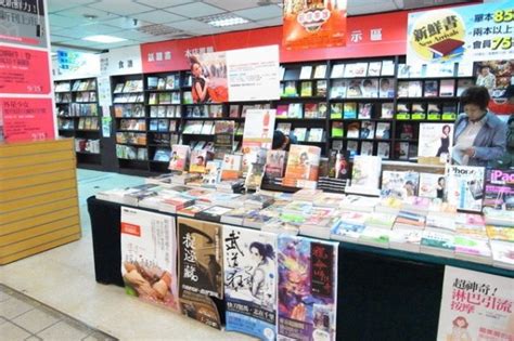 Lots of eating places over here, great place to walk. 美食百貨業 恐取代「地下重慶南路」書街 - 生活 - 自由時報電子報