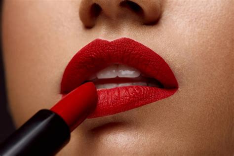 The 7 Best Transfer Proof Lipsticks Of 2023