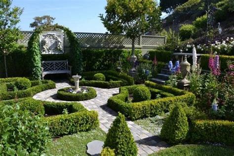 35 Beautiful Landscaping Ideas Elegant Geometry In Classic Garden Designs