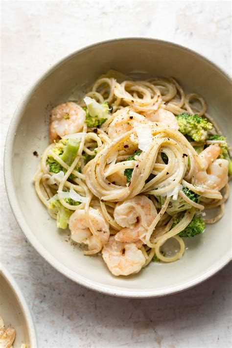 Add parmesan cheese, remove from burner, and stir until smooth. Easy Creamy Shrimp and Broccoli Pasta | Recipe in 2020 | Broccoli pasta, Shrimp and broccoli ...