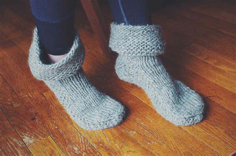 12 Cozy Slipper Knitting Patterns