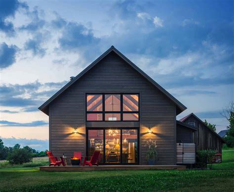 Amazing Small And Cozy Modern Style Barn House Getaway In Vermont