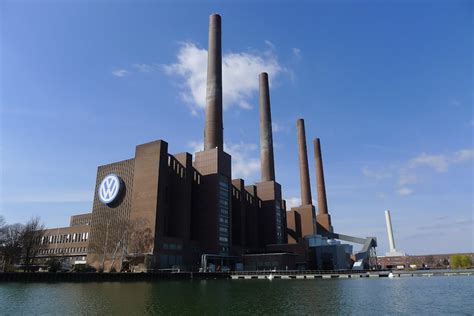 The wolfsburg plant already produced the vw lupo and seat arosa from 1996 to1998 audi 50 and vw polo from 1974 to 1978 and the vw passat and audi 80. Volkswagen's Wolfsburg Factory Celebrates Production of 42 ...