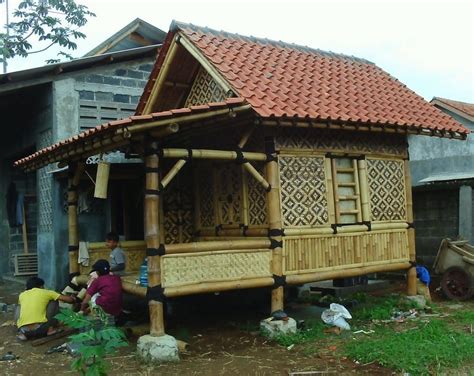 Para desainer indonesia yang juga didukung oleh thai airways menampilkan 11 merek produk yang berbahan bambu. 21 Desain Rumah Bambu Unik Sederhana Modern | RUMAH IMPIAN