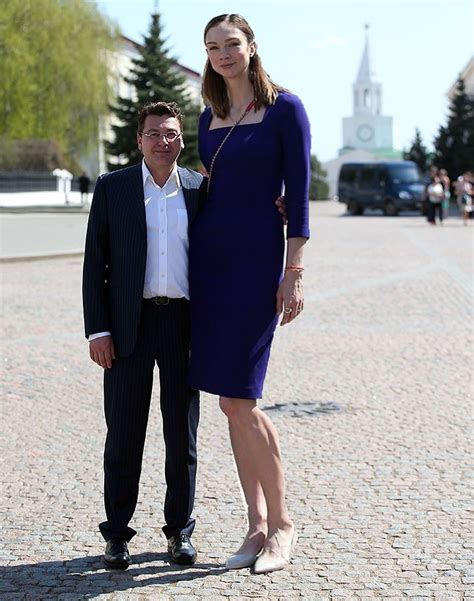Tall Ekaterina Gamova With Husband By Tallgirlfan On Deviantart
