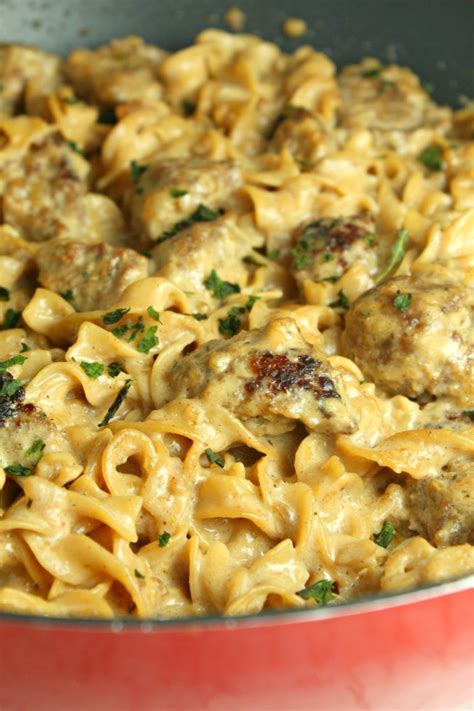 Caramelized onions in a cool, tangy creamy base and savory spices. Creamy French Onion Sausage Pasta | Recipe in 2020 | Food ...
