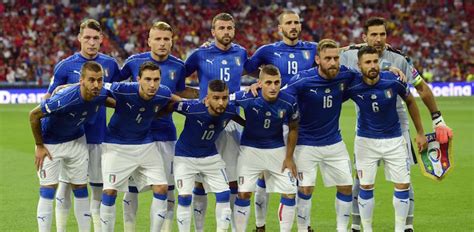 Italia iˈtaːlja (listen)), officially the italian republic (italian: I convocati della Nazionale di calcio per le partite ...