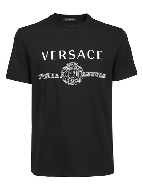 Versace T Shirt In 2020 Versace T Shirt T Shirt Versace