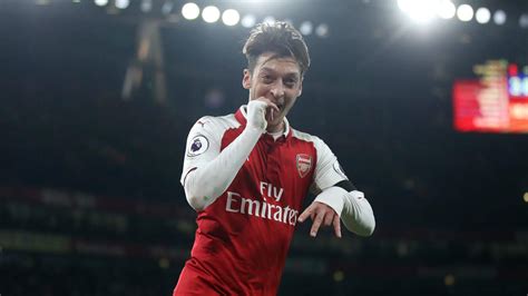 Arsenal 5 Huddersfield Town 0 Ozil Makes The Difference In Flattering