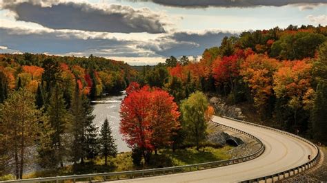 5 Fall Foliage Escapes In Canada