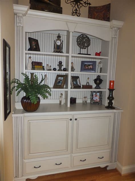 Chateau white painted bookcase contains unconformable shelves ultramodern each adjunct where one bottle keep a capacious house apropos of books. Painted, White bookcase (With images) | White bookcase ...