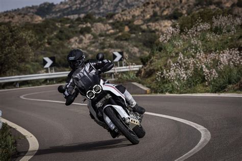 Nuova Ducati DesertX Come Va Pregi E Difetti Il Video Motociclismo