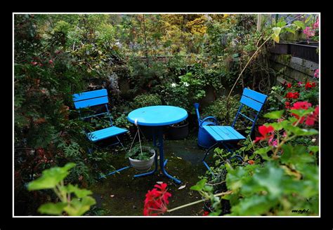 Gartenwege erfüllen im garten eine ähnliche aufgabe wie ein hausflur in der wohnung. Der kleine Garten... Foto & Bild | deutschland, europe ...