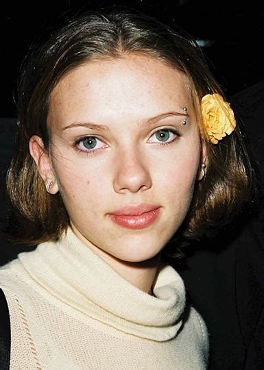 Pin By Aggie On Scarletts Scarlett Johansson Eyebrow Piercing