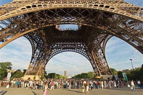 Reisetipp Paris Der Eiffelturm Wird 125 Jahre Alt Manager Magazin