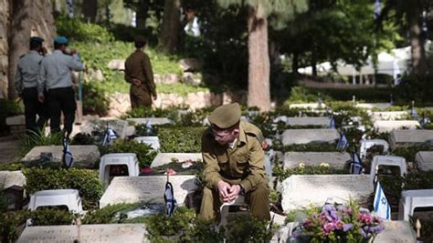 Israel Honors Its Fallen Soldiers And Victims Of Terror On Yom